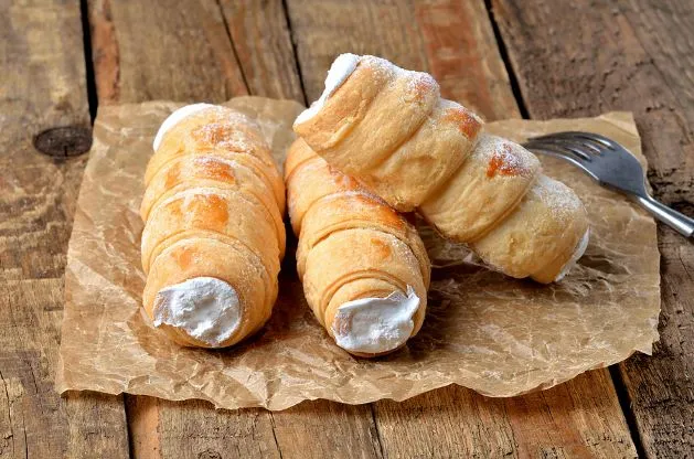 Süße klassische Schaumrollen Schaumrollen oder Schillerlocke, süße klassische Schaumrollenselber machen