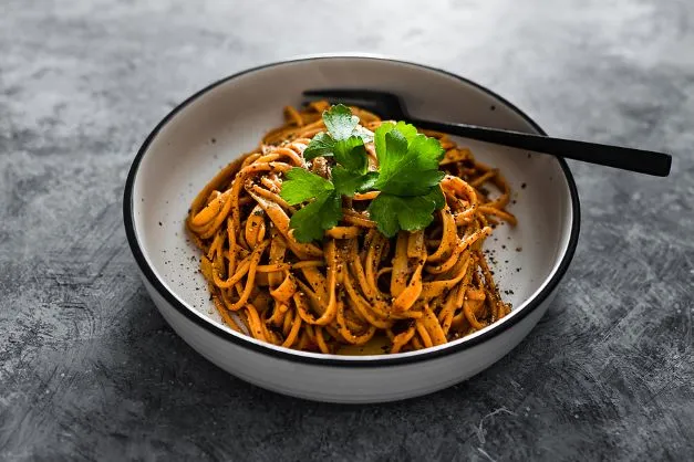 Spaghetti mit Tomaten Pesto Omas beliebtes Spaghetti Rezept, Spaghetti mit Tomaten Pesto