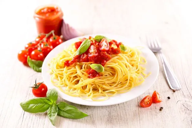 Spaghetti mit Cocktailtomaten Spaghetti Mit Cocktailtomaten