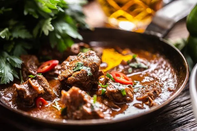 Echtes Wiener Gulasch Ein gutes Gulasch braucht Zeit
