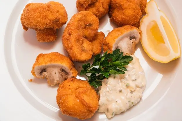 Champignons im Bierteig mit Sauce Tartare Champignons Im Bierteig Mit Sauce Tartare