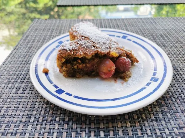 Kirsch-Nusskuchen ohne Mehl Dieser saftige Kirsch-Nusskuchen ohne Mehl ist super schnell und einfach zu backen