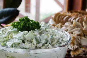 Gurkensalat mit Dill und Sauerrahm Gurkensalat Mit Dill Und Sauerrahm