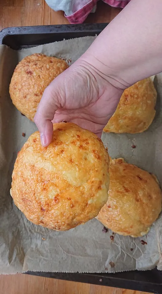 Käsebrötchen Heute musste der Reibekäse weg und da boten sich Käsebrötchen an!