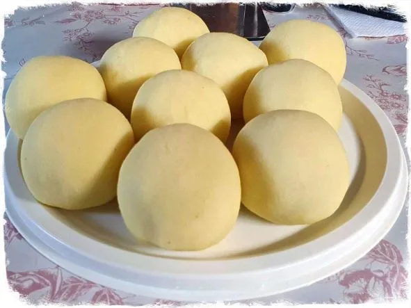 Knödel Rezepte Knödel Rezepte gibt es in vielen verschiedenen Varianten