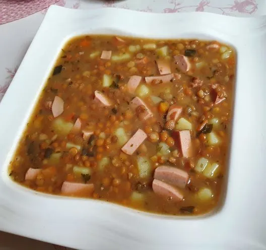 Sannes Linsensuppe Mal ausnahmsweise nicht die schwäbische Version mit Spätzle und Würstchen