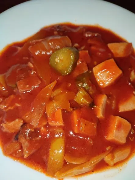 Soljanka zum satt essen Das Rezept von Peggy Süß für Soljanka zum satt essen war eigentlich zur Resteverwertung gedacht