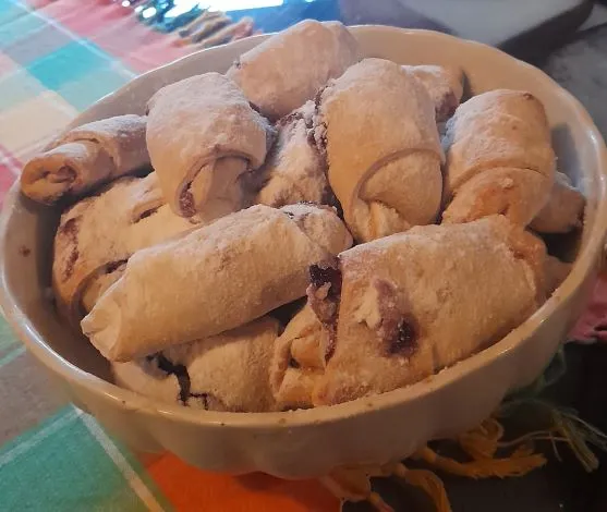 Schmalzgebäck Oma Dragas Schmalzgebäck geht schnell und ist sehr preiswert