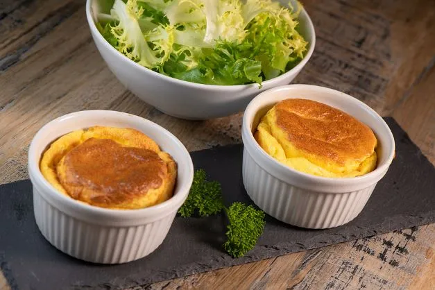 Käsesouffle Das Original kommt aus Frankreich, aber Oma machte das Käsesouffle auch schon