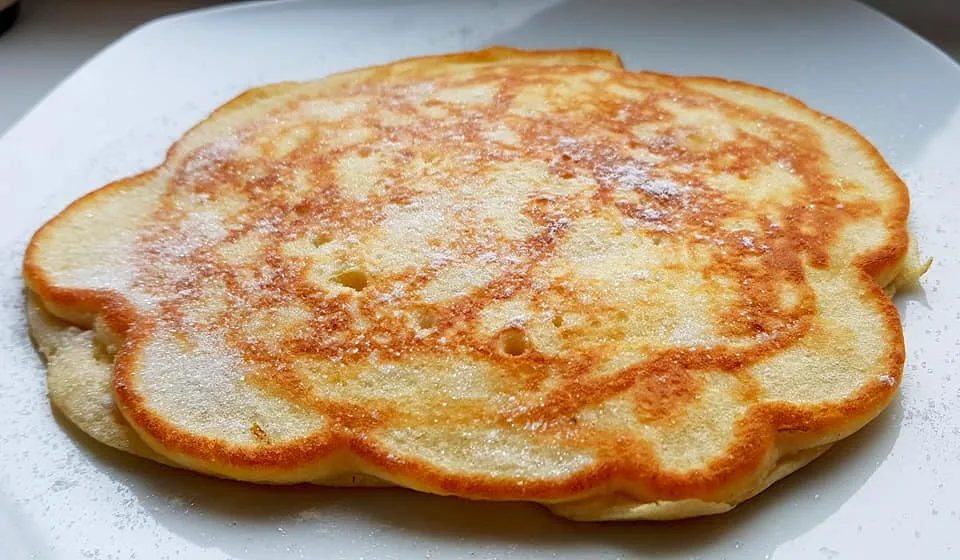 Fluffiger Apfelpfannkuchen ich muss sagen so fluffige und leckere Apfelpfannkuchen habe ich vorher nicht genießen dürfen.