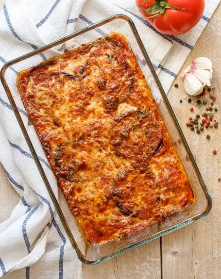 Auberginen Auflauf Omas Auberginen Auflauf mit Tomatensauce und Mozzarella