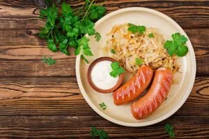 Günstige Küche - Augsburger mit Sauerkraut Guenstige Kueche Augsburger Mit Sauerkraut