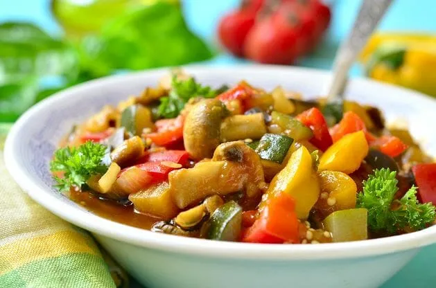 Ratatouille mit Champignons ein klassisches französisches Rezept