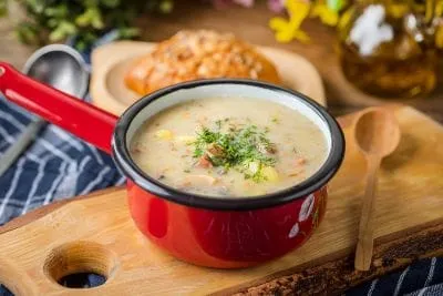 Stosuppe Eine einfache Suppe der österreichischen Küche ist die Stosuppe