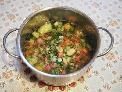 Suppen um den Winter in vollen Zügen zu genießen es gibt nichts Besseres als eine gute hausgemachte Suppe