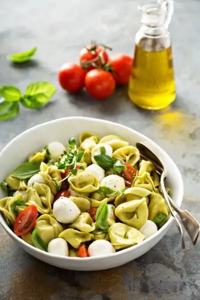 Tortellini Salat mit Mozzarella Tortellini Salat Mit Mozzarella