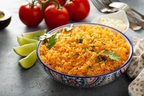 Roter Reis nach mexikanischer Art